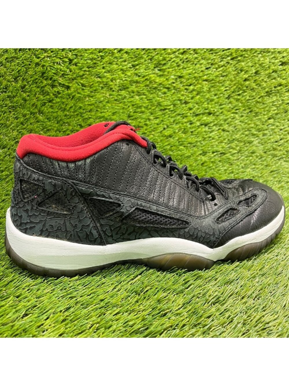 Nike Air Jordan 11 Retro Low IE Mens Size 10 Black White Athletic Shoes Sneakers
